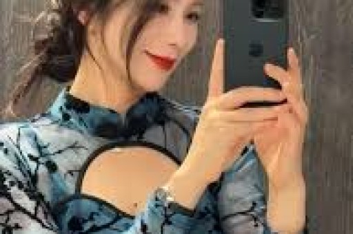 江疏影39岁凭“脚毛”上热搜背后藏着内娱对中年女星最大的傲慢